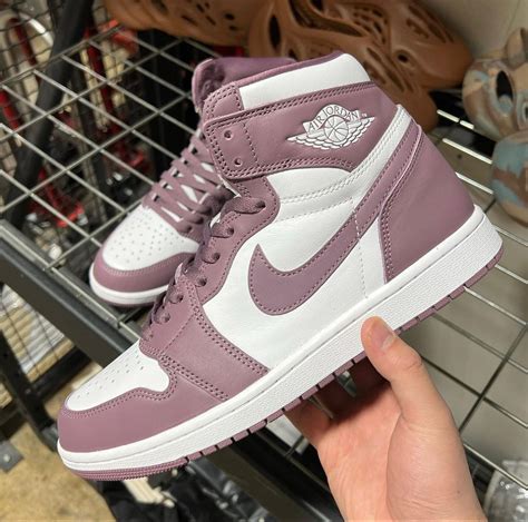 Air Jordan 1 Retro High OG "Sky J Mauve" DZ5485-105 | SneakerNews.com