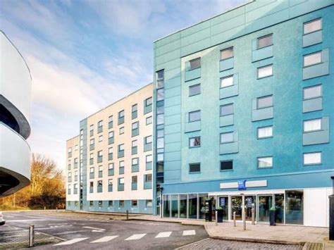 Hotel ibis budget London Heathrow T5 London book favourably with HRS