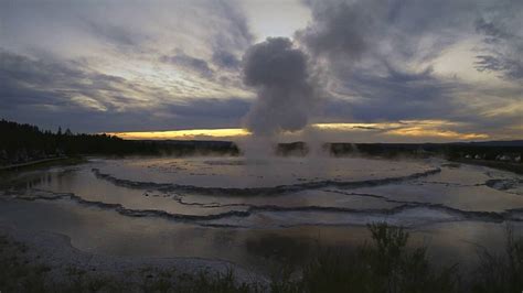 Great Fountain Geyser eruption time lapse (evening, 13 August 2016) (HD ...