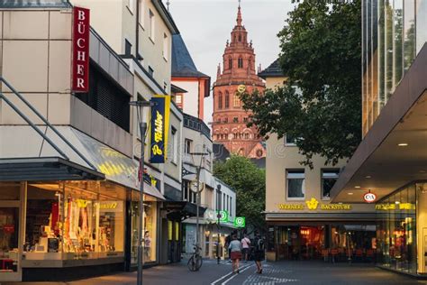 Old Town of Mainz with Mainz Cathedral, Germany Editorial Stock Image - Image of people, church ...