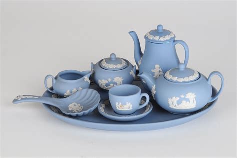 Miniature tea set Wedgwood Blue Jasper | Miniature tea set, Tea pots ...