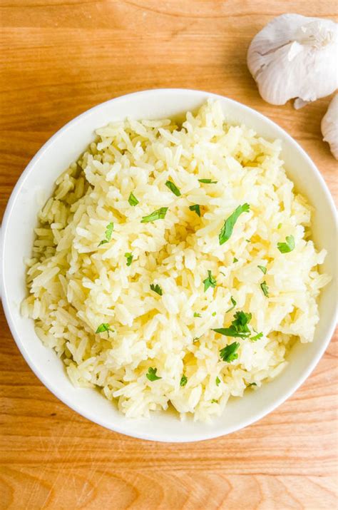 Garlic Rice Recipe- An Easy Weeknight Side Dish - Life's Ambroisa