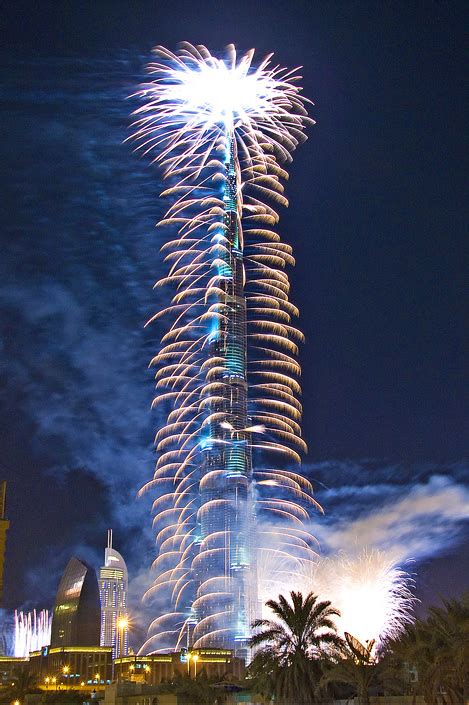 World’s highest fireworks at Burj Khalifa welcome New Year 2011