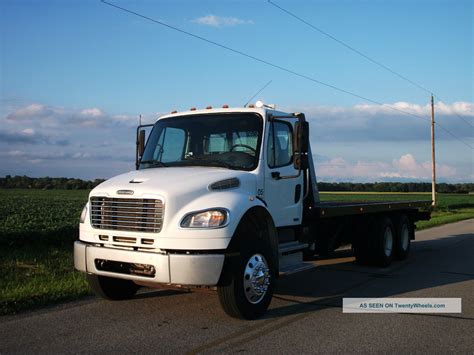 2004 Freightliner M2 106