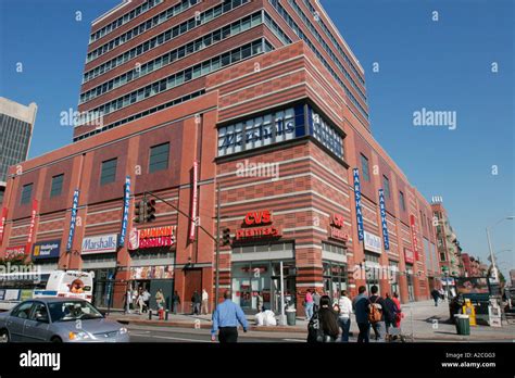 Marshalls 125th Street Harlem Manhattan New York Stock Photo - Alamy