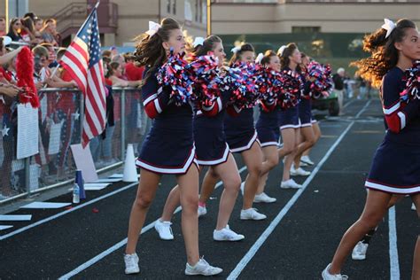 2013 Varsity Football - Northern High School Cheerleaders