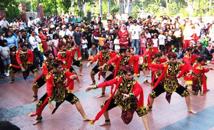 Tari Cakalele Maluku Utara Fungsi Dan Pertunjukan