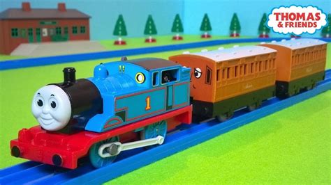 Thomas the tank engine - Toy train Tomy Plarail - YouTube