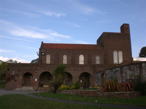 The Downs Crematorium © Bilbo :: Geograph Britain and Ireland