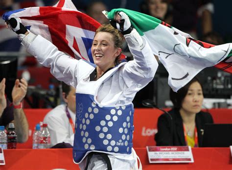 Jade Jones celebrates her taekwondo gold medal - London 2012 Olympics ...