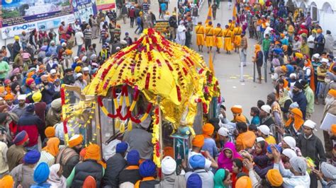 Hola Mohalla 2019 Celebrations At Anandpur Sahib: From Mock Battles To Colourful Processions And ...