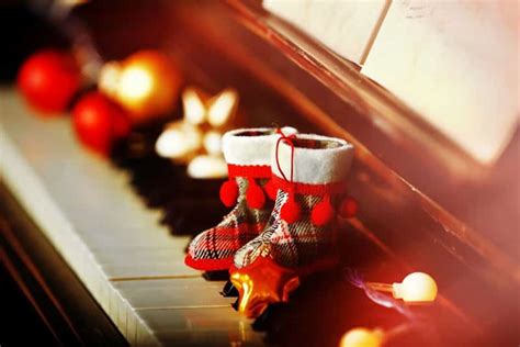 5 Beautiful Pieces of Christmas Jazz Piano - CMUSE