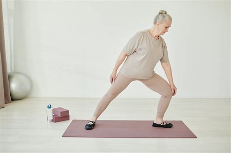 Best Exercises For People With Weak Knees | Mag for Seniors