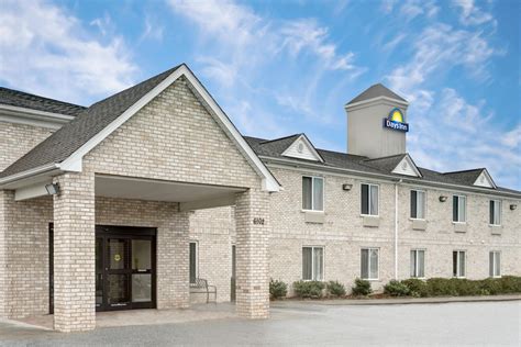 Days Inn by Wyndham Greensboro NC | Greensboro, NC Hotels