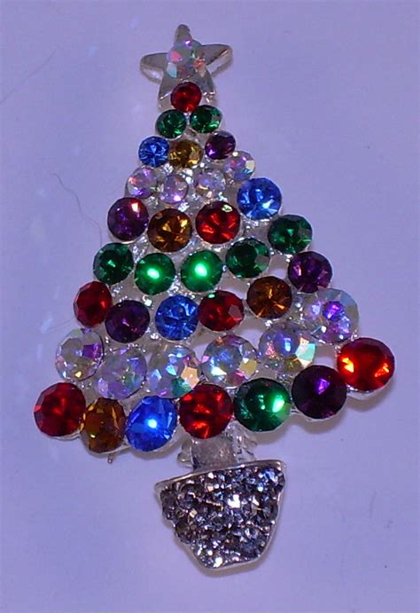 Jewelry Treasures: The Christmas tree pins