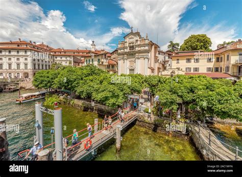 Shipping Pier at Isola Bella, Lago Maggiore, seen from the lakeside, Piedmont, Italy Stock Photo ...