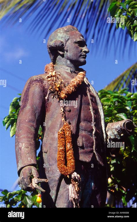 Captain Cook Statue Waimea Kauai Hawaii Stock Photo - Alamy