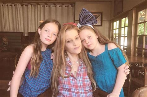 Lisa Marie Presley Spends Sweet Moment with Her Twins | PEOPLE.com