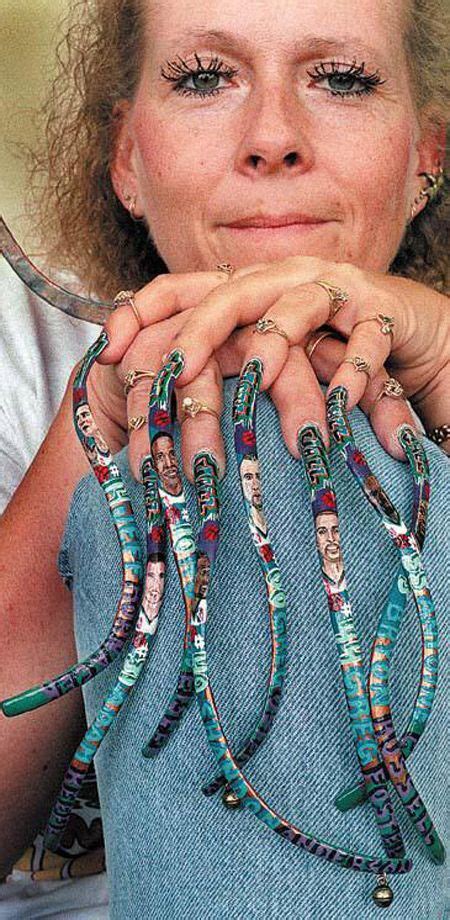 People With The World's Longest Nails | Funzug.com