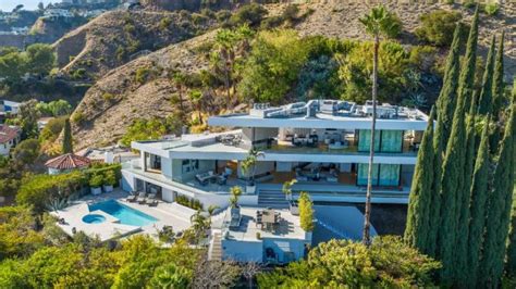 This Epic $13 Million Hillside Mansion ‘Floats’ Above Los Angeles