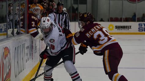 SCSU hockey sweeps Minnesota-Duluth in NCHC shootout