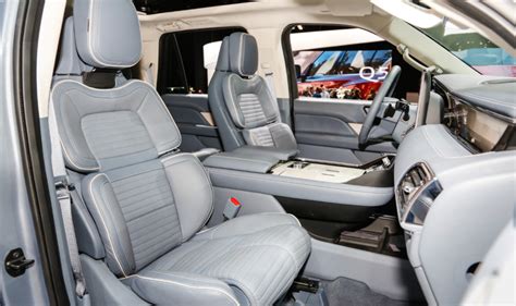 2024 Navigator Interior - Keri Selena