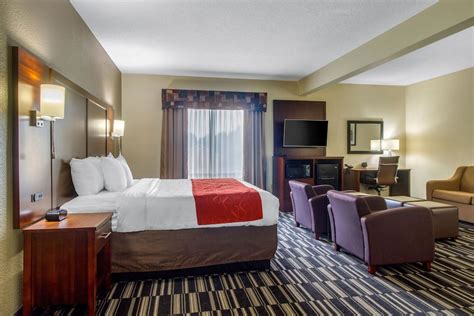 Comfort Suites Danville, Kentucky, US - Reservations.com