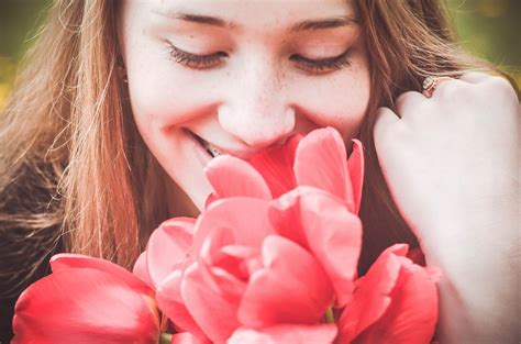 Free Images : hand, person, light, plant, girl, sun, camera, photographer, flower, petal, photo ...