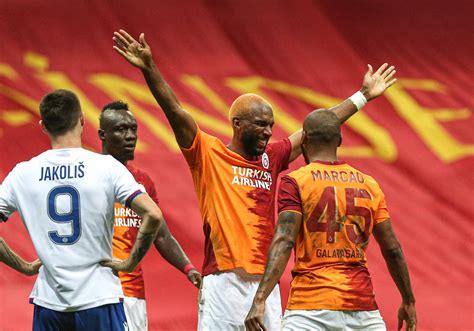 Galatasaray advances in Europa League, Beşiktaş makes dramatic exit ...