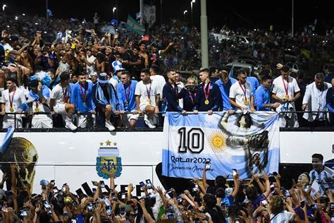 Argentina Celebrations Remarkable Scenes In Buenos Aires As Argentina ...