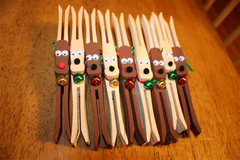 Wicked Crafty: Clothespin reindeer