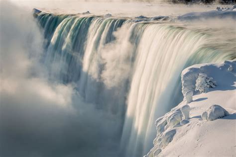 Why You Should Visit Niagara Falls in the Winter