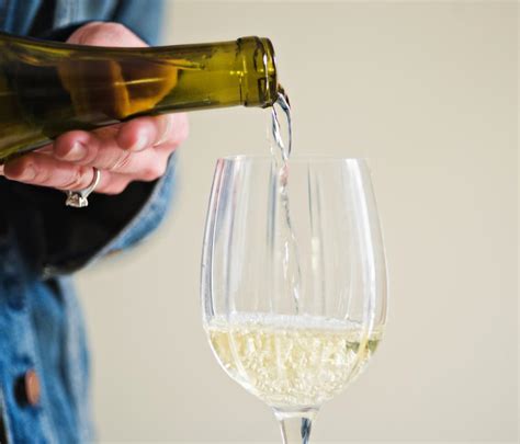 Pinot Grigio Taste and Buying Guide | TheWineBuyingGuide.com