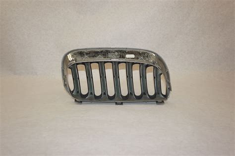 BMW X3 GRILLE 2004 2005 2006 LEFT DRIVER E83 51133402909 OEM