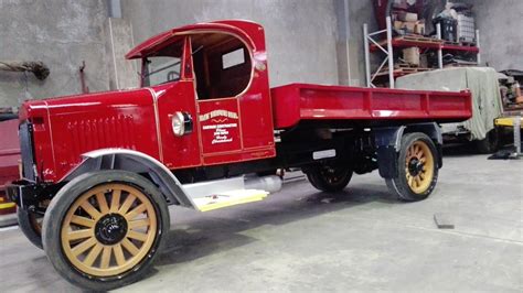 1920’s International Harvester | Trucks, Vintage trucks, Old trucks