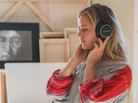 These $200 noise-cancelling headphones are only $50 now