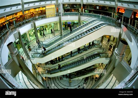 London Canary Wharf shopping mall Stock Photo - Alamy