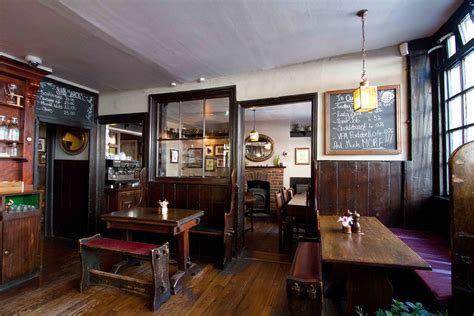 Windsor Castle | Bars and pubs in Kensington, London