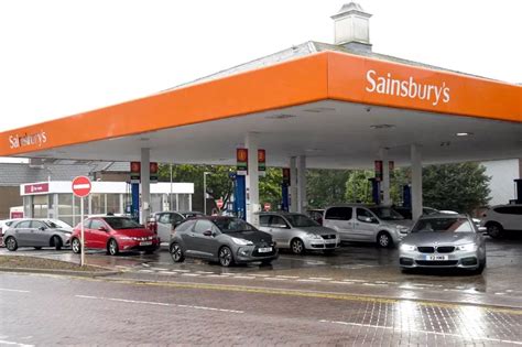 Sainsburys' announce ban affecting London petrol stations as Ukraine war continues - MyLondon