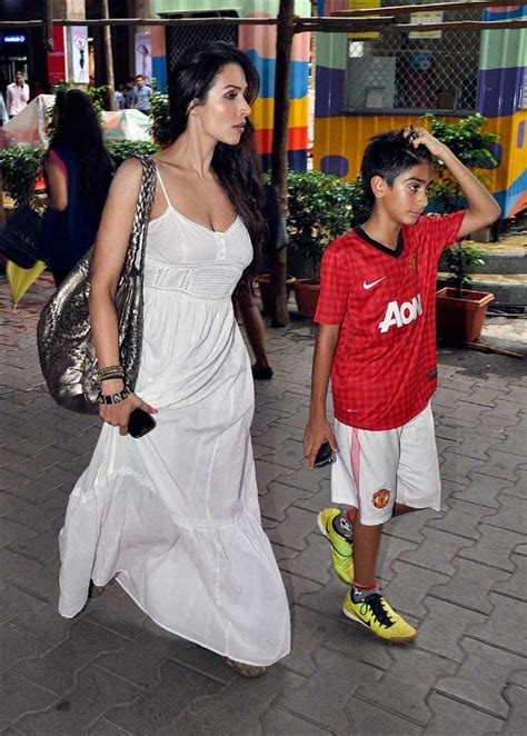 Yummylicious mom Malaika Arora Khan spotted with her son Arhaan ...