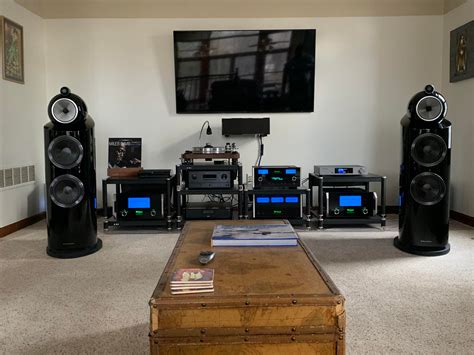 My friend’s setup. 700 series speakers, not pictured, behind me : r/avporn