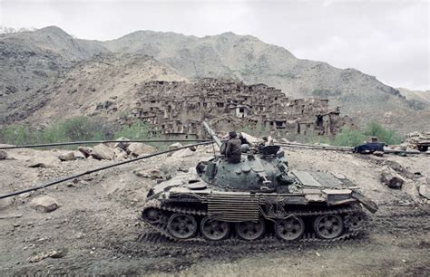 Armorama :: T-55AM w/KMT-8 & EMT Afghan war