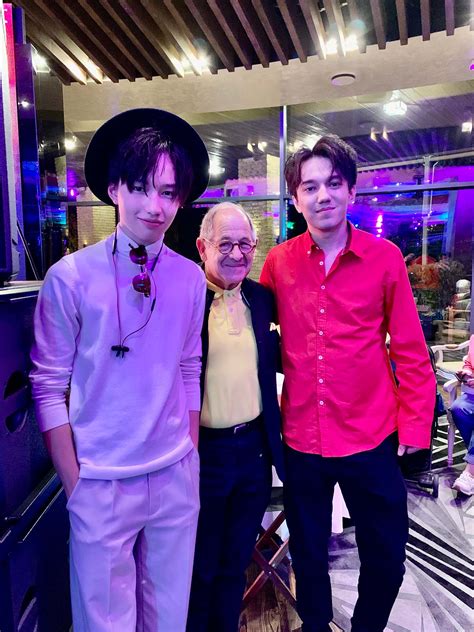 Ralph Simon at sold-out stadium concert to 30,000 fans for Dimash Kudaibergen - Mobilium Global