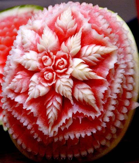 12 Amazingly Creative Fruit Carvings | Her Beauty