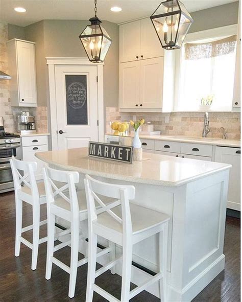 White transitional farmhouse kitchen. Beautiful clean and refreshing space. | Modern farmhouse ...