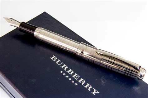 BURBERRY Silver Tartan XL Fountain Pen - Catawiki