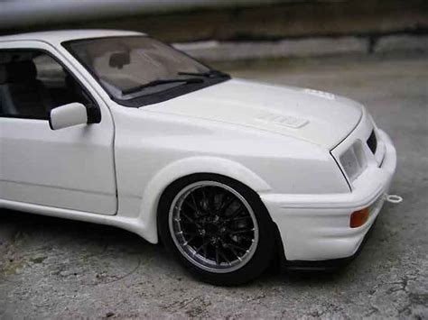 Modellino in miniatura Ford Sierra Cosworth RS 1/18 Minichamps Cosworth RS tuning bianco ...