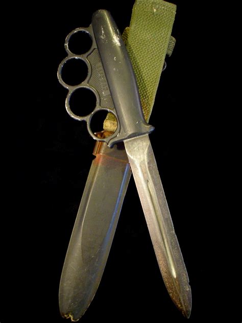 Vtg US WW2 Everitt Knuckle Fighting Knife -Black Handle -Double-edged/Trench | St Croix Blades