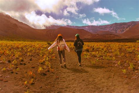 Haleakala Crater Trail: the BEST hike in Haleakalā National Park