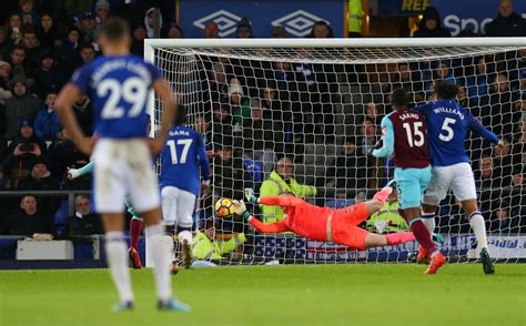 Jordan Pickford's Everton penalty saves in pictures after Leicester ...